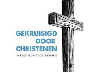 Gekruisigd door christenen   POD