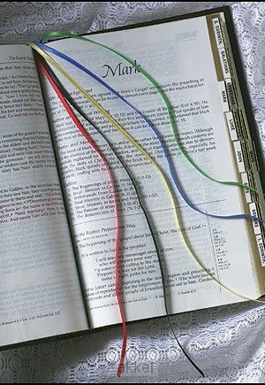 Ribbon bookmark with 5 ribbons