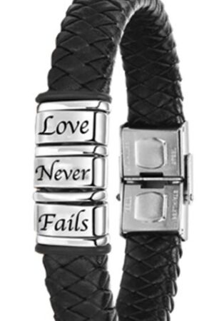 Bracelet love never fails